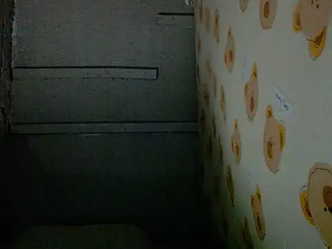 Snapshot of Sexy_Cammie69 chatting on June 2, 1:24 pm Sexy Cammie69 online show from June 2, 1:24 pm