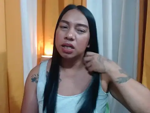 Snapshot of ellah_morenax chatting on February 17, 3:40 pm ellah morenax online show from February 17, 3:40 pm