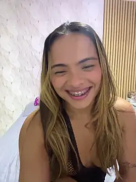 safadinhaquenteW online show from May 1, 8:02 pm