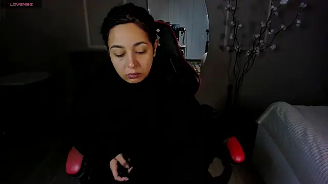 Snapshot of Aisha_Goldstein chatting on November 16, 5:46 am Aisha Goldstein online show from November 16, 5:46 am