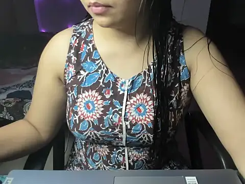 Snapshot of Divya68 chatting on October 23, 5:44 pm Divya68 online show from October 23, 5:44 pm