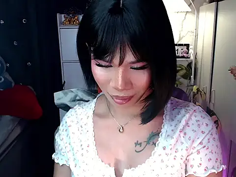 Snapshot of TashaTgirl chatting on June 17, 10:06 am TashaTgirl online show from June 17, 10:06 am