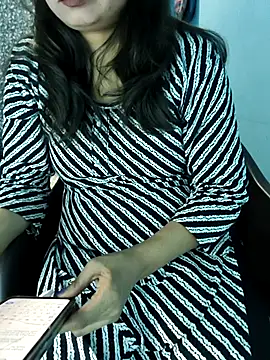 Snapshot of Model_Show01 chatting on November 21, 3:22 pm Model Show01 online show from November 21, 3:22 pm