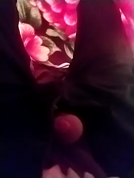 Snapshot of Playboyx143@xh chatting on November 17, 10:32 am Playboyx143xh online show from November 17, 10:32 am