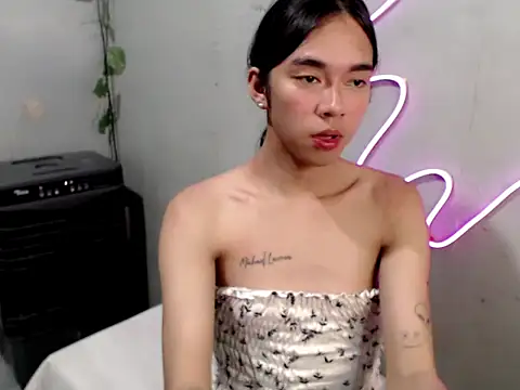 Snapshot of miatrixs chatting on March 27, 3:23 pm miatrixs online show from March 27, 3:23 pm