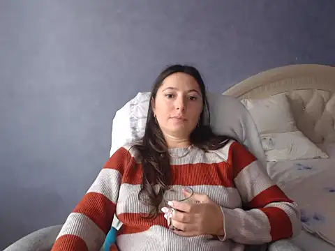 LuckyLisa23 online show from November 19, 10:15 am