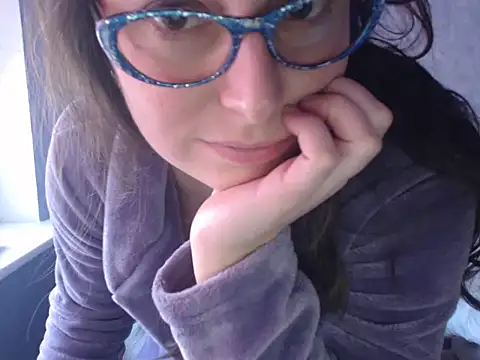 Snapshot of LuckyLisa23 chatting on February 3, 11:15 am LuckyLisa23 online show from February 3, 11:15 am