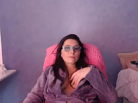 Snapshot of LuckyLisa23 chatting on February 21, 10:22 pm LuckyLisa23 online show from February 21, 10:22 pm