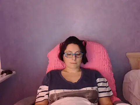 Snapshot of LuckyLisa23 chatting on February 26, 11:48 pm LuckyLisa23 online show from February 26, 11:48 pm