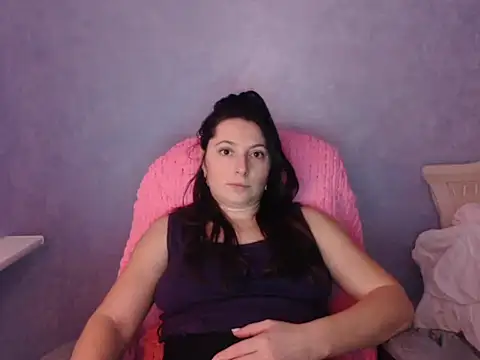 Snapshot of LuckyLisa23 chatting on March 4, 9:21 pm LuckyLisa23 online show from March 4, 9:21 pm