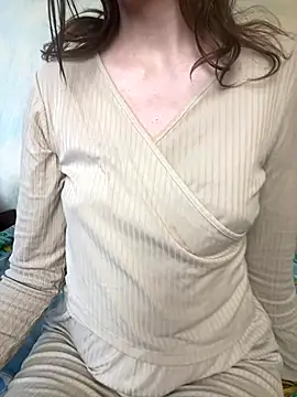 Snapshot of KittieCreme chatting on November 2, 9:22 am KittieCreme online show from November 2, 9:22 am