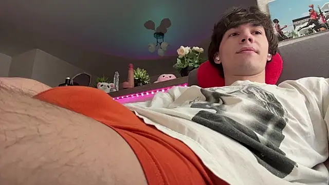 Jeremy1Scott online show from March 2, 7:59 am