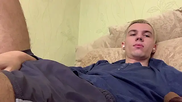 Snapshot of Jeremy1Scott chatting on July 11, 5:21 am Jeremy1Scott online show from July 11, 5:21 am