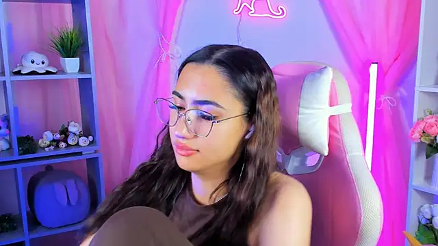 Snapshot of RebeckaThornton chatting on October 26, 4:24 pm RebeckaThornton online show from October 26, 4:24 pm