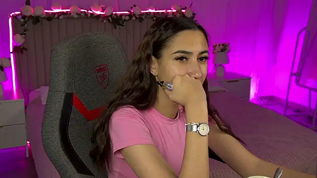 Snapshot of RebeckaThornton chatting on November 17, 3:18 pm RebeckaThornton online show from November 17, 3:18 pm