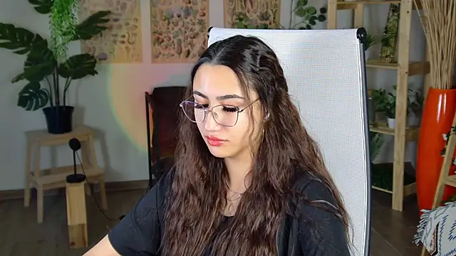 Snapshot of RebeckaThornton chatting on November 28, 9:45 am RebeckaThornton online show from November 28, 9:45 am