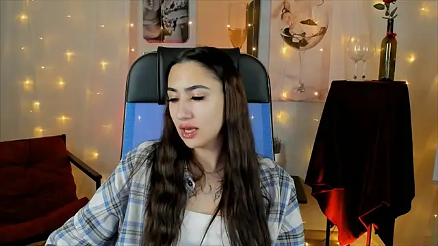 Snapshot of RebeckaThornton chatting on December 2, 9:58 am RebeckaThornton online show from December 2, 9:58 am