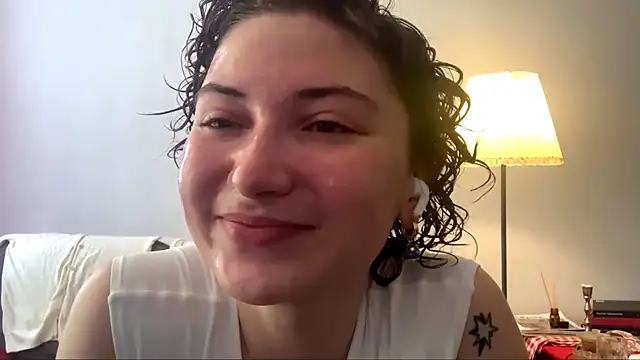 Snapshot of AlyseDietrich chatting on October 14, 7:20 am AlyseDietrich online show from October 14, 7:20 am