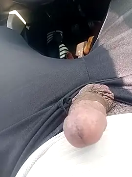 Snapshot of MyGuy352 chatting on February 19, 11:39 am MyGuy352 online show from February 19, 11:39 am