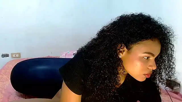 Snapshot of Valerii_smithh chatting on December 2, 12:05 am Valerii smithh online show from December 2, 12:05 am