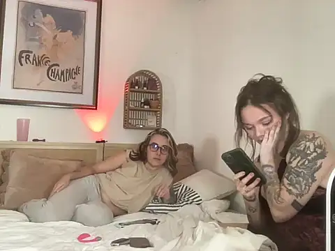 Snapshot of lill_daddysgirl chatting on November 13, 6:01 am lill daddysgirl online show from November 13, 6:01 am