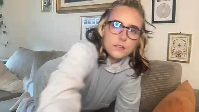 Snapshot of lill_daddysgirl chatting on November 17, 6:24 pm lill daddysgirl online show from November 17, 6:24 pm