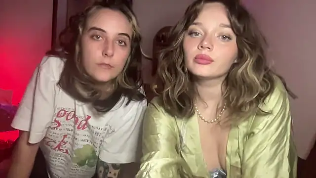 Snapshot of lill_daddysgirl chatting on December 14, 3:45 am lill daddysgirl online show from December 14, 3:45 am