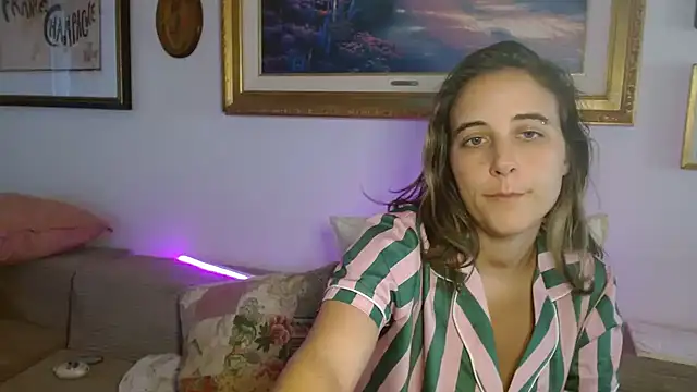 Snapshot of lill_daddysgirl chatting on June 25, 2:11 am lill daddysgirl online show from June 25, 2:11 am
