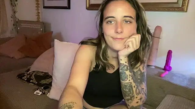 Snapshot of lill_daddysgirl chatting on July 5, 4:19 am lill daddysgirl online show from July 5, 4:19 am