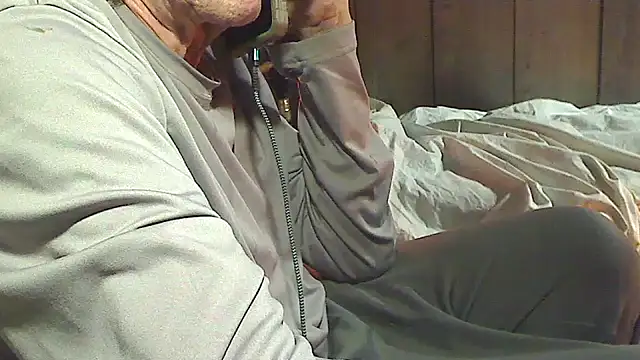 OldManOnline online show from December 1, 4:17 am