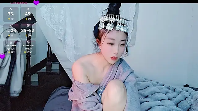 Snapshot of hyp0crite chatting on November 29, 5:21 am hyp0crite online show from November 29, 5:21 am