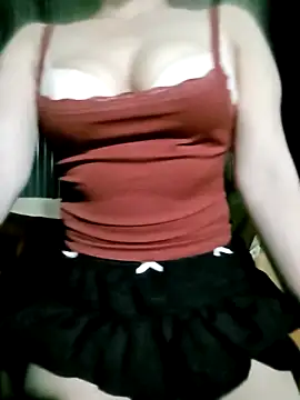 Snapshot of LalayCii chatting on October 14, 11:33 am LalayCii online show from October 14, 11:33 am