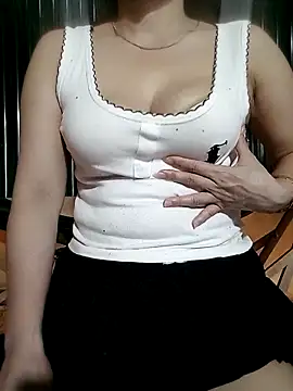 Snapshot of LalayCii chatting on October 15, 12:55 am LalayCii online show from October 15, 12:55 am