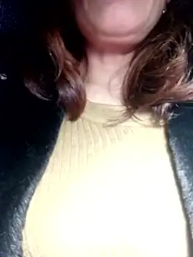 YiyinLy online show from January 7, 7:38 pm