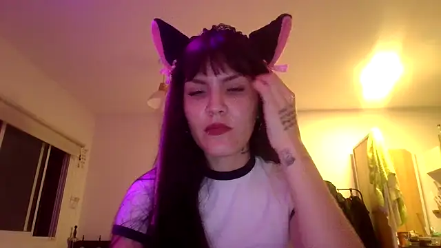 miapink33 online show from April 8, 11:37 pm