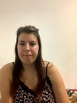 MiraCastellon online show from November 3, 11:48 pm