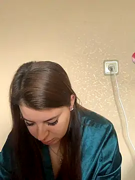 MiraCastellon online show from November 10, 11:20 am