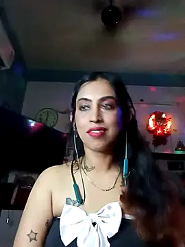 Snapshot of Darling_Annie chatting on October 24, 6:15 pm Darling Annie online show from October 24, 6:15 pm