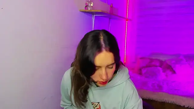 Emily Lindey online show from November 29, 3:09 am