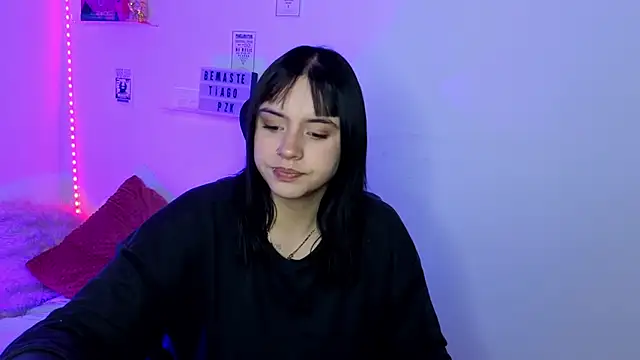 Emily Lindey online show from March 28, 6:13 am