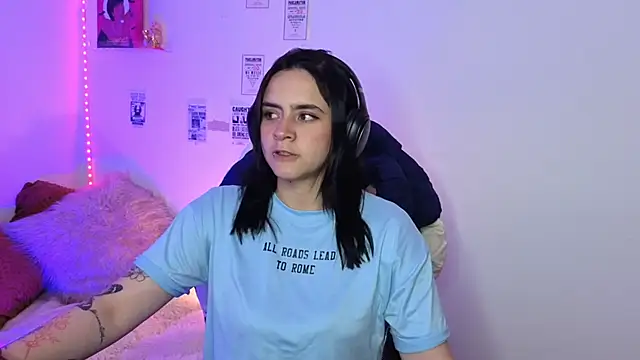 Emily Lindey online show from April 10, 4:06 am