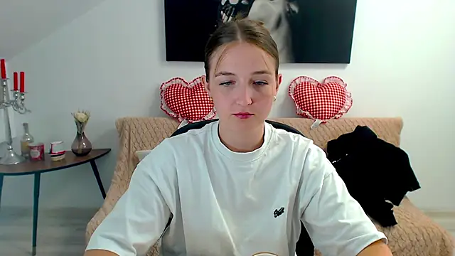 Snapshot of AnneWilsonn chatting on June 19, 6:29 am AnneWilsonn online show from June 19, 6:29 am