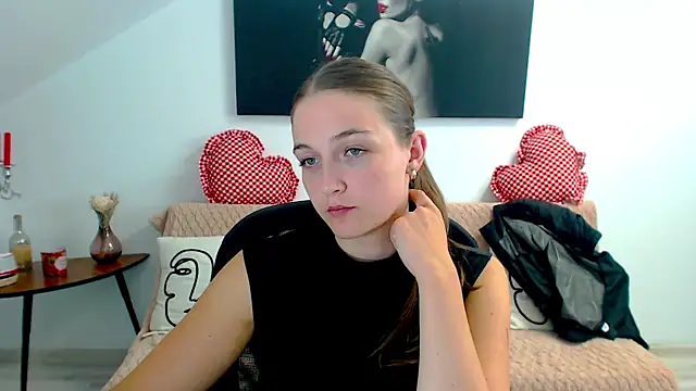 Snapshot of AnneWilsonn chatting on July 21, 6:49 am AnneWilsonn online show from July 21, 6:49 am