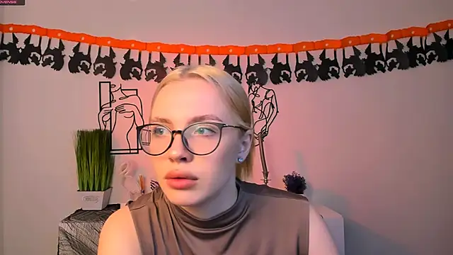 Snapshot of sendi_cais chatting on November 3, 5:52 am sendi cais online show from November 3, 5:52 am