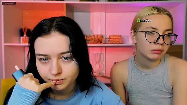 Snapshot of sendi_cais chatting on December 3, 5:59 am sendi cais online show from December 3, 5:59 am