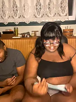 Snapshot of TheChubbySiren chatting on October 26, 1:22 am TheChubbySiren online show from October 26, 1:22 am