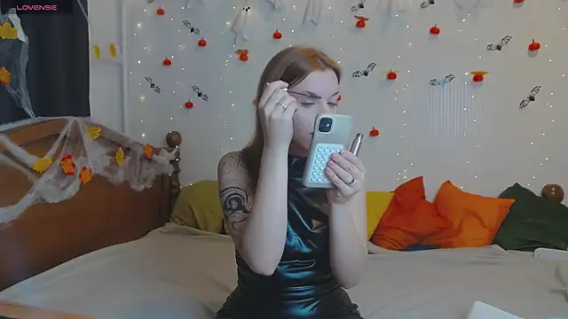 MeganNewCat online show from October 28, 9:35 am