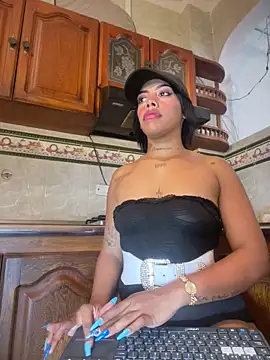 NovaFoxx online show from December 4, 3:32 pm