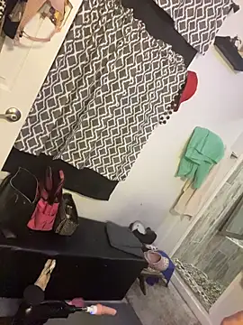 Snapshot of queenkelly1234 chatting on November 15, 12:34 pm queenkelly1234 online show from November 15, 12:34 pm