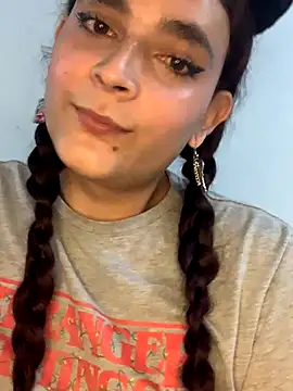 La-Gatiita-trans online show from November 3, 12:13 am